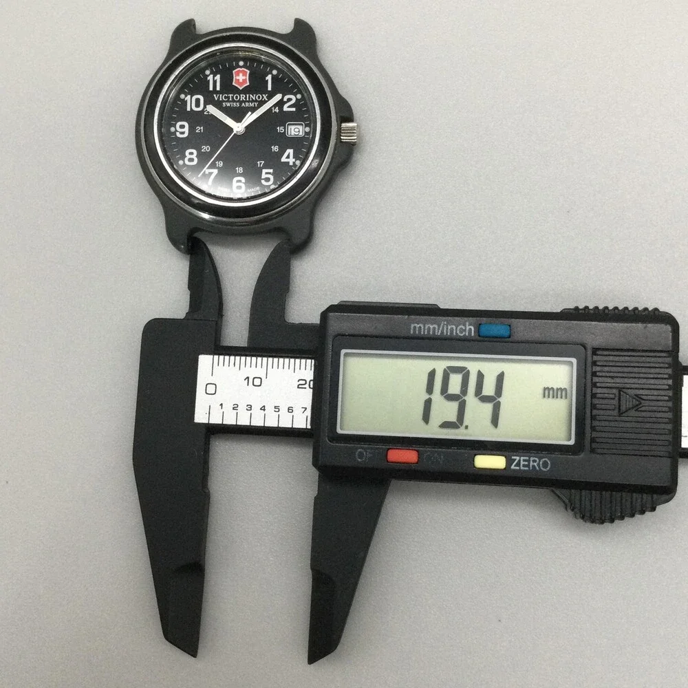 Vtg Victorinox Swiss Army Mens Watch 40mm Black Dial Date NOT RUNNING FOR PARTS